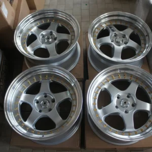 Nissan 350Z Wheels and tires
